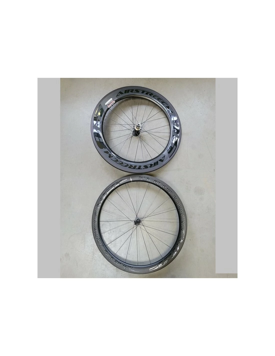 Airstreeem 50/85 Carbon Laufradsatz TT Aero Tubular Neu 2 Airstreeem 50/85 Carbon Laufradsatz TT Aero Tubular Neu – Bild 2