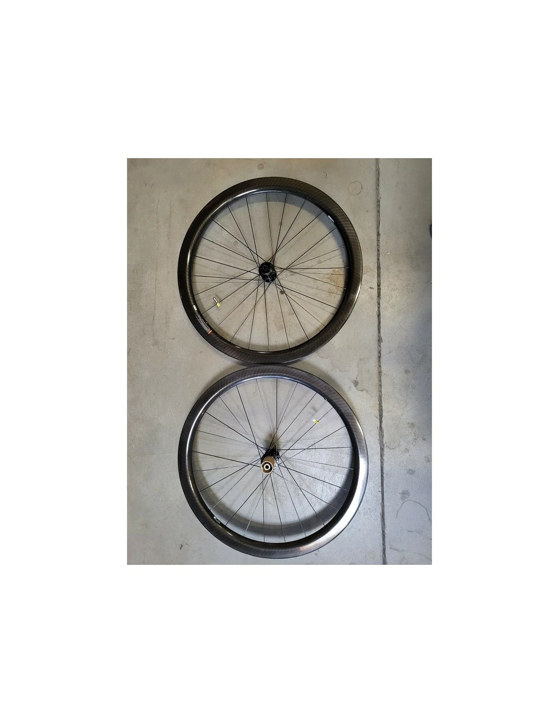 Airstreeem Carbon Aero 50/50 Disc Tub. Laufradsatz Glanzfinish Neu 2 Airstreeem Carbon Aero 50/50 Disc Tub. Laufradsatz Glanzfinish Neu – Bild 2