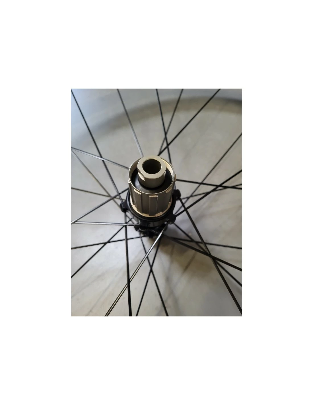 Airstreeem Carbon Aero 50/50 Disc Tub. Laufradsatz Glanzfinish Neu 1 Airstreeem Carbon Aero 50/50 Disc Tub. Laufradsatz Glanzfinish Neu