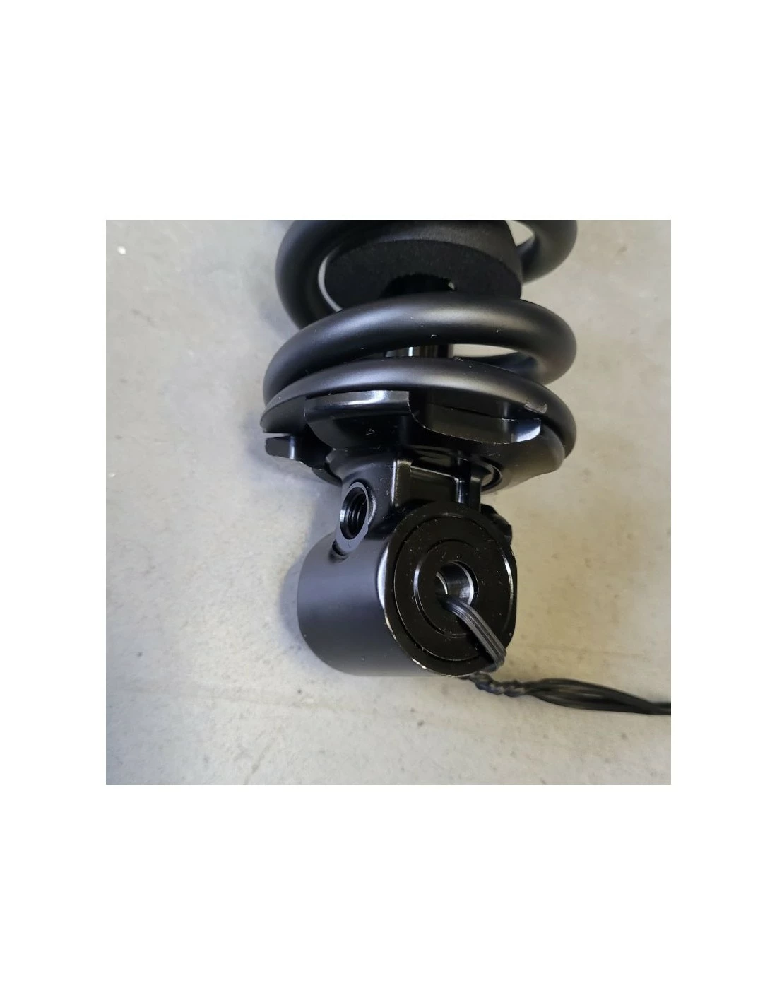 Rock-shox Rock Shox Super Deluxe Coil Select R 205x62,5 Trunnion Bearingm. Neu 1 Rock-shox Rock Shox Super Deluxe Coil Select R 205x62,5 Trunnion Bearingm. Neu